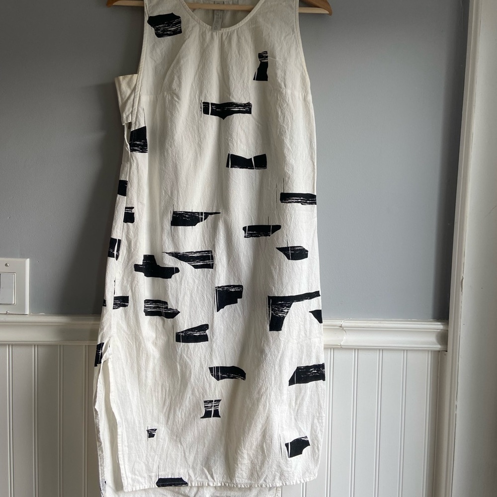 Eve Gravel Shift Dress with “Granite Boulders” print